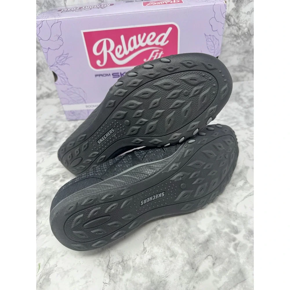 Skechers Relaxed Fit Breathe-Easy Sere-Knity Black Sneakers 100769 BLK Women 9.5